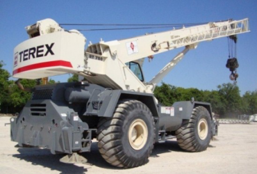 Terex - RT 780 GRÚAS PARA TERRENO DIFíCIL RT<br><br>Capacidad permitida t (toneladas EE. UU.):<br>73 (80)<br>Máx. longitud del brazo m (pies):<br>38.4 (126)<br>Máx. altura de la punta del brazo principal m (pies):<br>57.9 (190) Terex - RT 780 GRÚAS PARA TERRENO DIFíCIL RT<br><br>Capacidad permitida t (toneladas EE. UU.):<br>73 (80)<br>Máx. longitud del brazo m (pies):<br>38.4 (126)<br>Máx. altura de la punta del brazo principal m (pies):<br>57.9 (190)