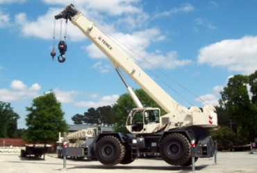 Terex - RT 130 GRÚAS PARA TERRENO DIFíCIL RT<br><br>Capacidad permitida t (toneladas EE. UU.):<br>118 (130)<br>Máx. longitud del brazo m (pies):<br>47.3 (155)<br>Máx. altura de la punta del brazo principal m (pies):<br>66,4 (218) Terex - RT 130 GRÚAS PARA TERRENO DIFíCIL RT<br><br>Capacidad permitida t (toneladas EE. UU.):<br>118 (130)<br>Máx. longitud del brazo m (pies):<br>47.3 (155)<br>Máx. altura de la punta del brazo principal m (pies):<br>66,4 (218)
